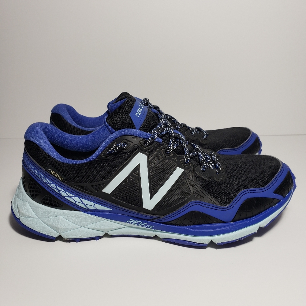 New Balance Revlite 910v3 Trail Running Shoes Gore-Tex Sz 8.5 Black Blue Hiking.